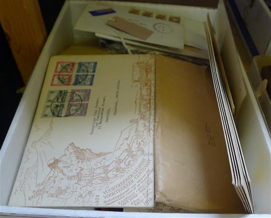 STAMPS, 12 covers Vortrekkers Memorial Fund 1938, EVIII 1938 book, SA mint & on piece, QV & EVII farthings etc
